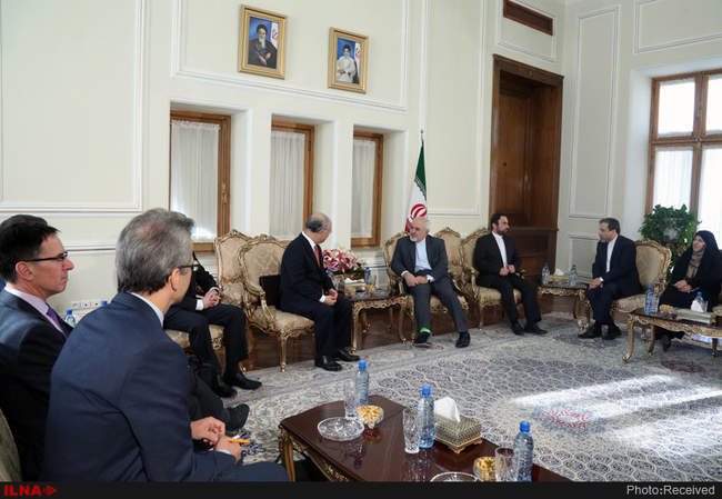 دیدار وزیر خارجه کشورمان با یوکیا آمانو مدیرکل آژانس بین‌المللی انر