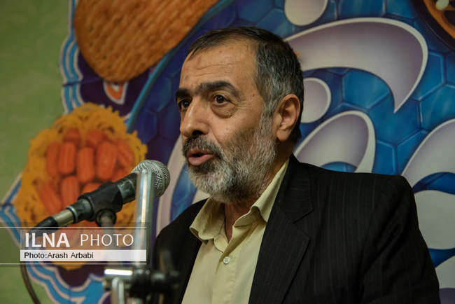 ضیافت افطاری خانه کارگر با حضور کارگران و بازنشستگان-شب هشتم ماه رمض�