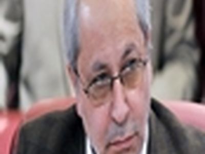 آثار رکود اقتصادی تا سال ۹۵ باقی می‌ماند