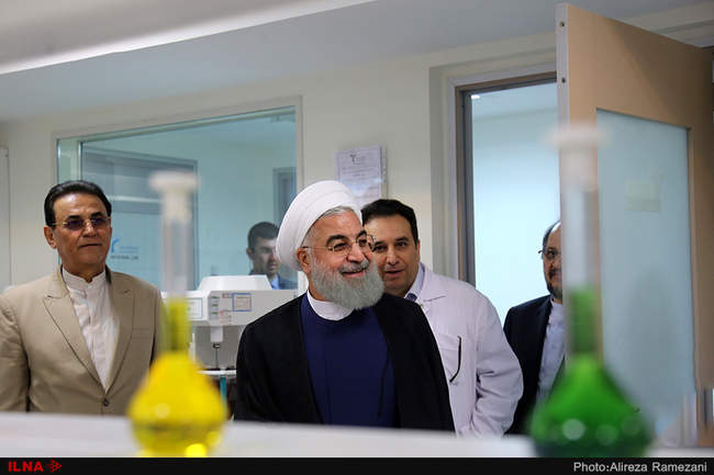 گزارش تصویری بازدید رئیس‌جمهور از شرکت داروسازی تهران شیمی