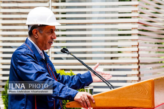 نصب پنل های خورشیدی در سالن اجلاس سران