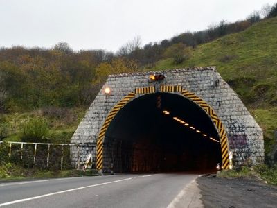 انسداد موقت تونل حیران در محور اردبیل ـ آستارا به دلیل تعمیرات