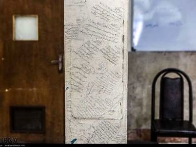 تصاویری از تقلب نویسی در دانشگاه‌های تهران 