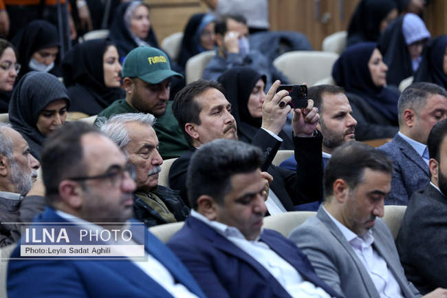 نشست خبری رئیس مجلس شورای اسلامی