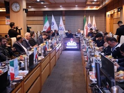 نشست بررسی چالش‌ها و رفع گلوگاه‌های پتروشیمی‌های تابعه تاپیکو به میزبانی پتروشیمی فن‌آوران برگزار شد