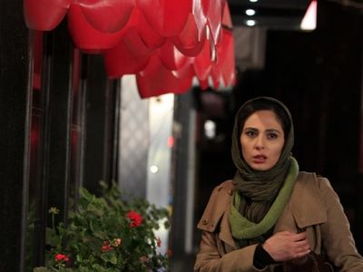 رعنا آزادی‌ور «داره صبح می‌شه» را با مردم می‌بیند