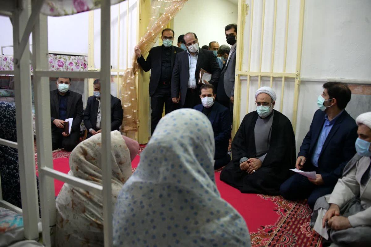 بازدید رئیس کل دادگستری  مازندران  از زندان آمل/آزادی 139 نفر از زندان
