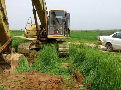 توقیف یک دستگاه بیل مکانیکی متخلف در نوشهر