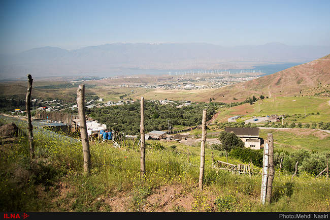روستای کلشتر و توربین‌های بادی منجیل