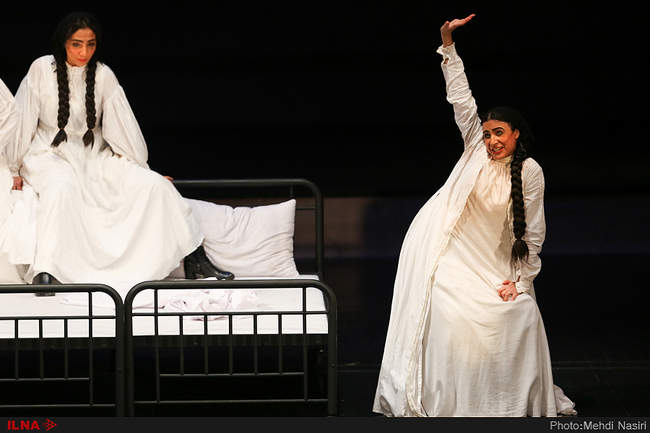 نمایش خانه برناردا آلبا به کارگردانی علی رفیعی