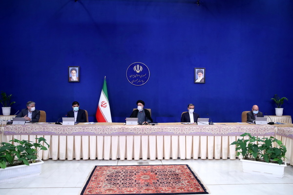 موافقت هیئت وزیران با واگذاری بخشی از سهام دولت در برخی بانک‌ها و شرکت‌های دولتی/ افزایش سقف تسهیلات مسکن ایثارگران در سال ۱۴۰۱