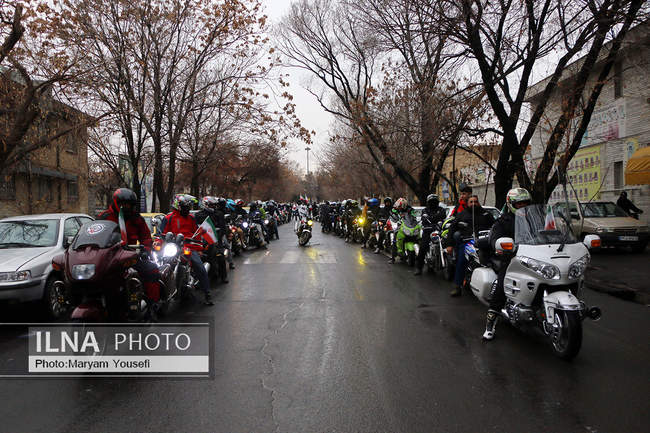 حضور مردم تبریز در راهپیمایی ۲۲ بهمن