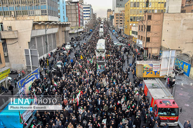 تشییع پیکر ۱۰۰ شهید مردمی و مدافع امنیت در تهران