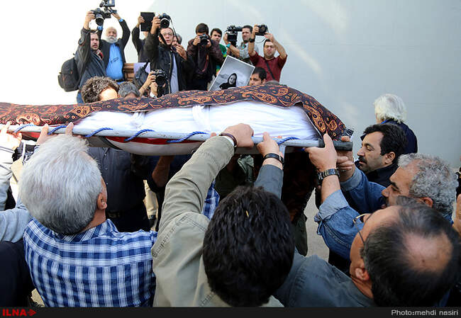 مراسم تشییع پیکر بانو ثریا حکمت در خانه سینما