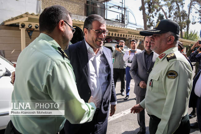 حضور وزیر صمت در کلانتری 107 فلسطین به مناسبت هفته نیروی انتظامی