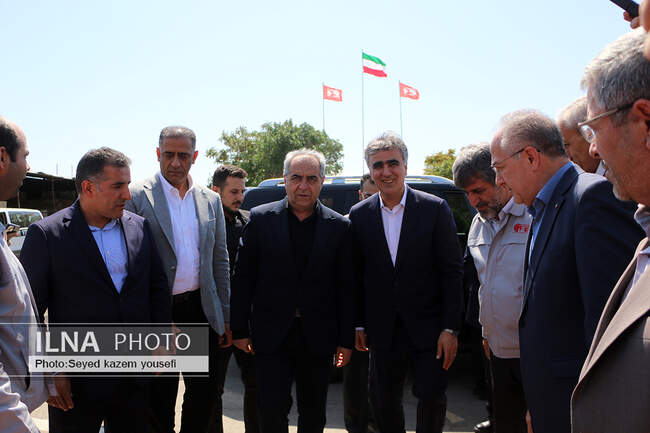 بازدید رییس کل بانک‌مرکزی از مجموعه تراکتورسازی ایران