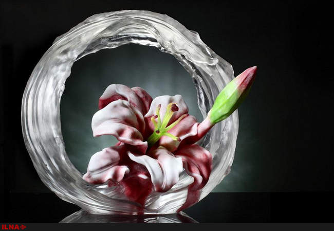 نمایشگاهی ازشکوفه های شیشه ای هنر معاصر چینی در مرکز فرهنگی چین در بر