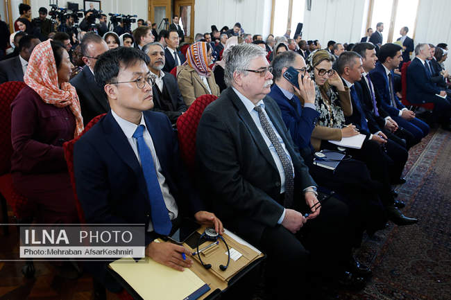 نشست وزیر امور خارجه با سفرا و روسای نمایندگی‌های خارجی مقیم تهران