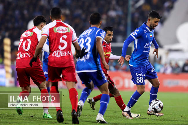 دیدار تیمهای فوتبال استقلال تهران و پرسپولیس تهران