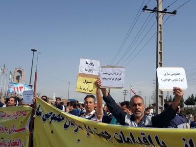 بدحسابی کارفرما، کارگران حمل و نقل خلیج فارس را به تجمع کشاند 