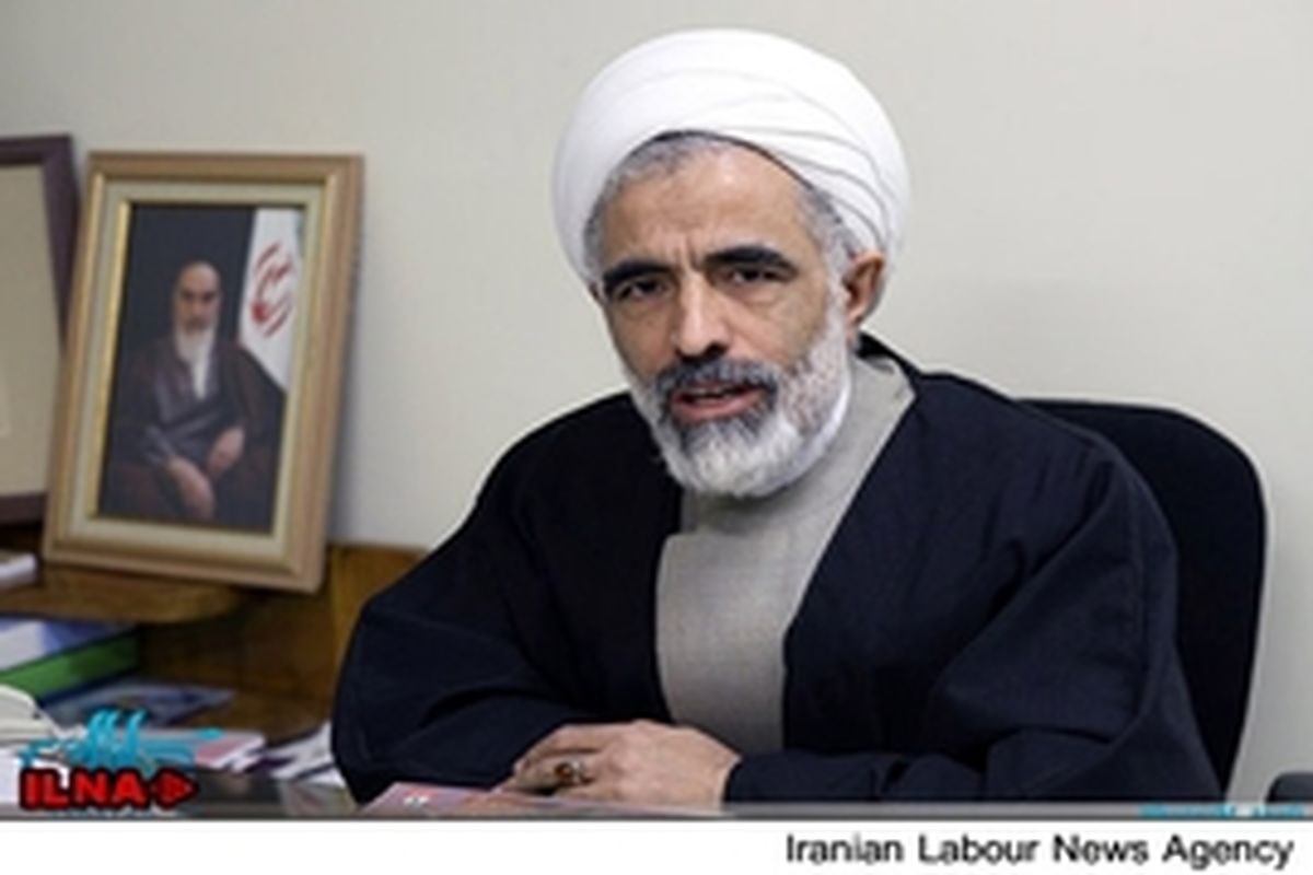 فرهادی از دیرباز معروف به اعتدال بود