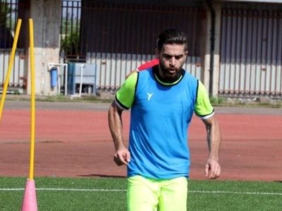  یک مرد مثل علی کریمی پیدا شد به فوتبالم کمک کند/ پدیده گفت بیا قراردادت را کم کن