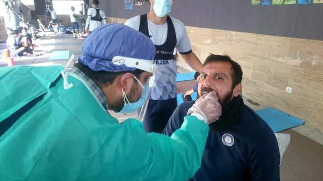 گزارش تصویری از تست کرونا گل گهری ها 