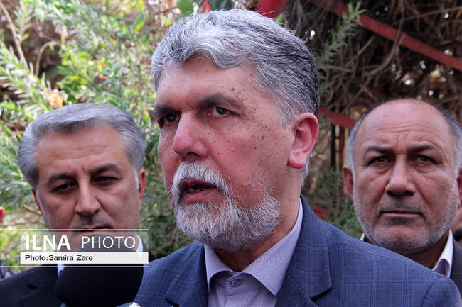 حضور وزیر ارشاد در گلزار شهدای شیراز 