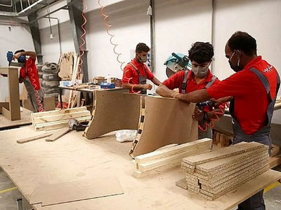 سه ماه معوقات مزدی کارگران کیش چوب/ عیدی پارسال پرداخت شد 