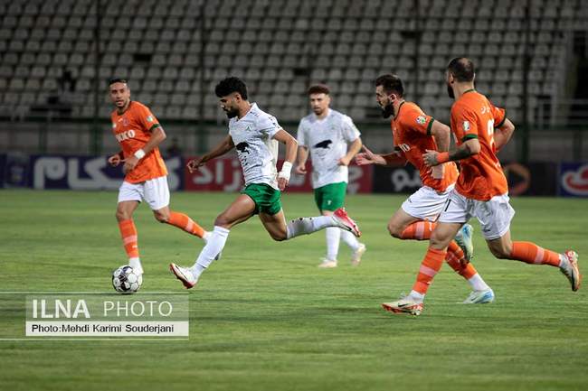 برد خانگی تیم فوتبال ذوب آهن اصفهان مقابل مس رفسنجان