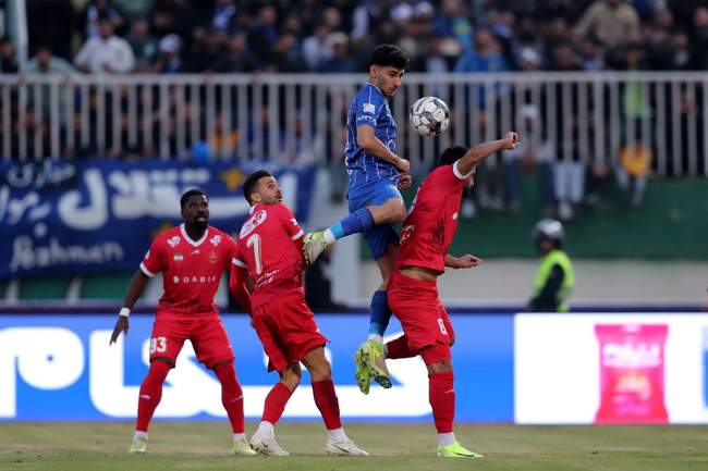 دیدار تیمهای استقلال تهران و پرسپولیس تهران