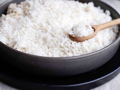 برنج پخته شده چند روز در یخچال می‌ماند؟