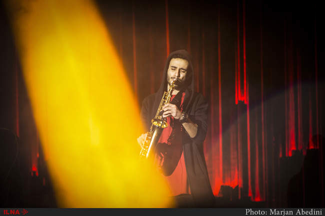 اجرای شهاب مظفری در دومین شب از جشنواره فجر ۳۴ 