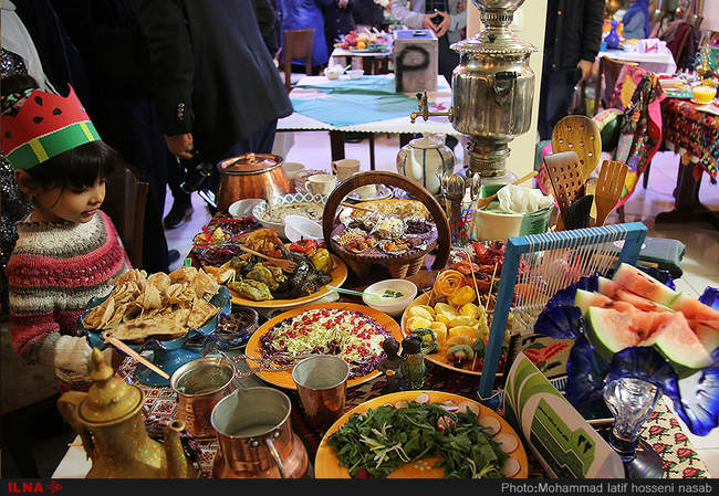 جشنواره غذاهای سنتی در سنندج به مناسبت شب یلدا