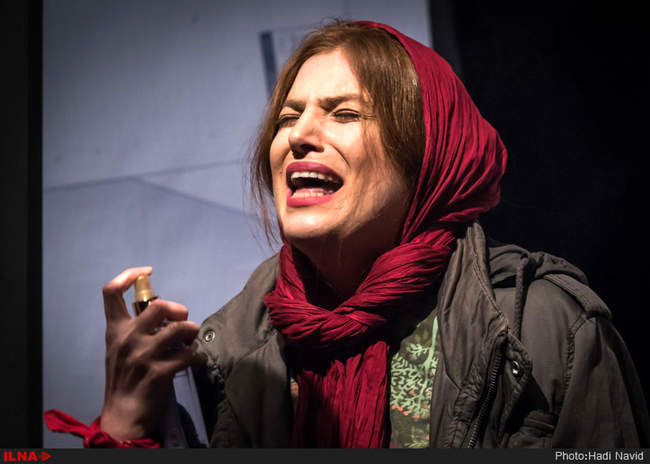 نمایش «پاره های ساده» در باران