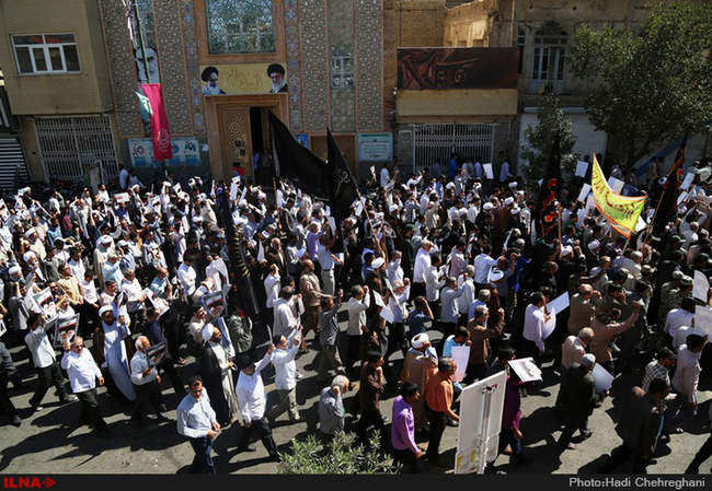 راهپیمایی نمازگزاران در اعتراض به حادثه منا-قم