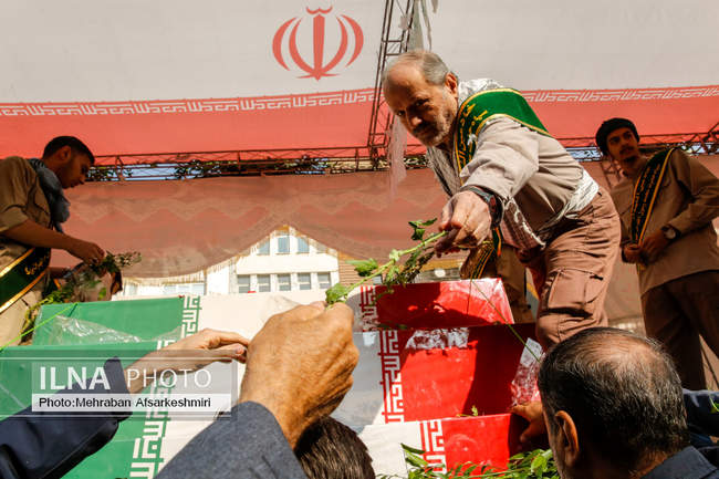 تشییع ۱۰۰ شهید گمنام دفاع مقدس