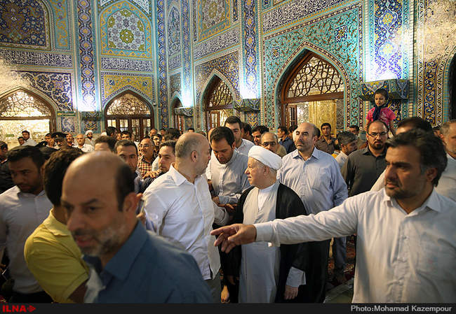 حضور آیت الله هاشمی رفسنجانی در حرم حضرت علی بن موسی الرضا (ع)