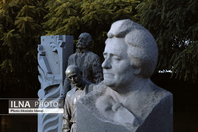 سردیس های قبرستان پانتئون کومیتاس در پایتخت ارمنستان شهر ایروان