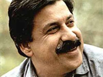دو مجموعه از اشعار شیون منتشر شد