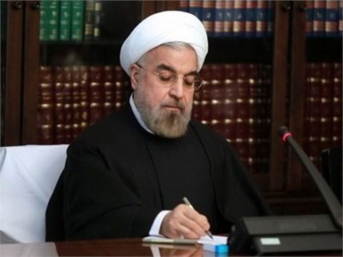 تقدیر رئیس جمهور از عملکرد وزیر اقتصاد 