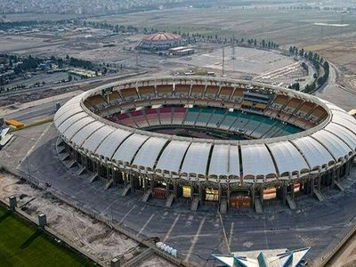 بحران کمبود ورزشگاه: وضعیت عجیب چمن نقش جهان + عکس