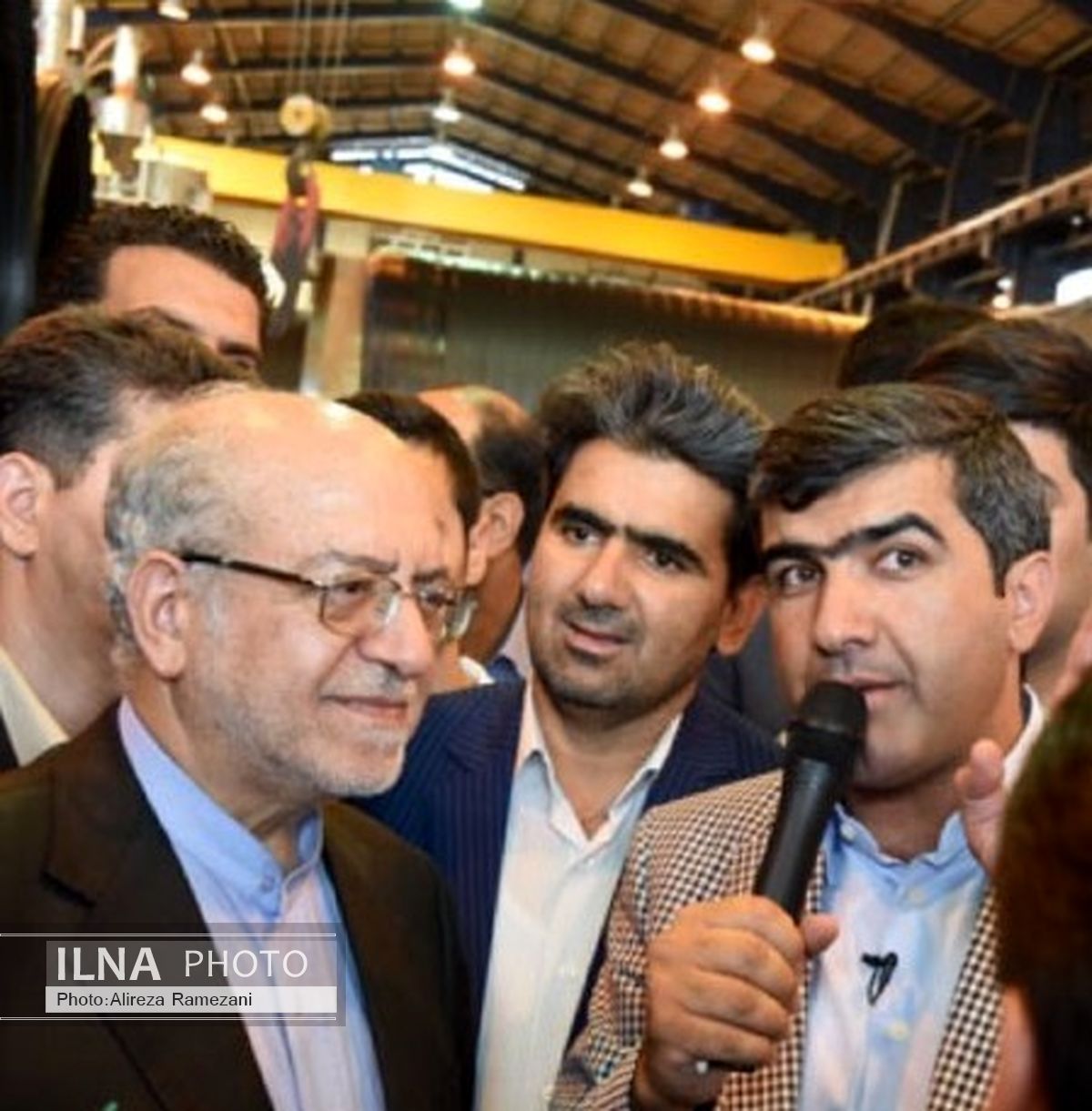تقدیر وزیر صنعت از کارآفرین برتر کهگیلویه و بویراحمد