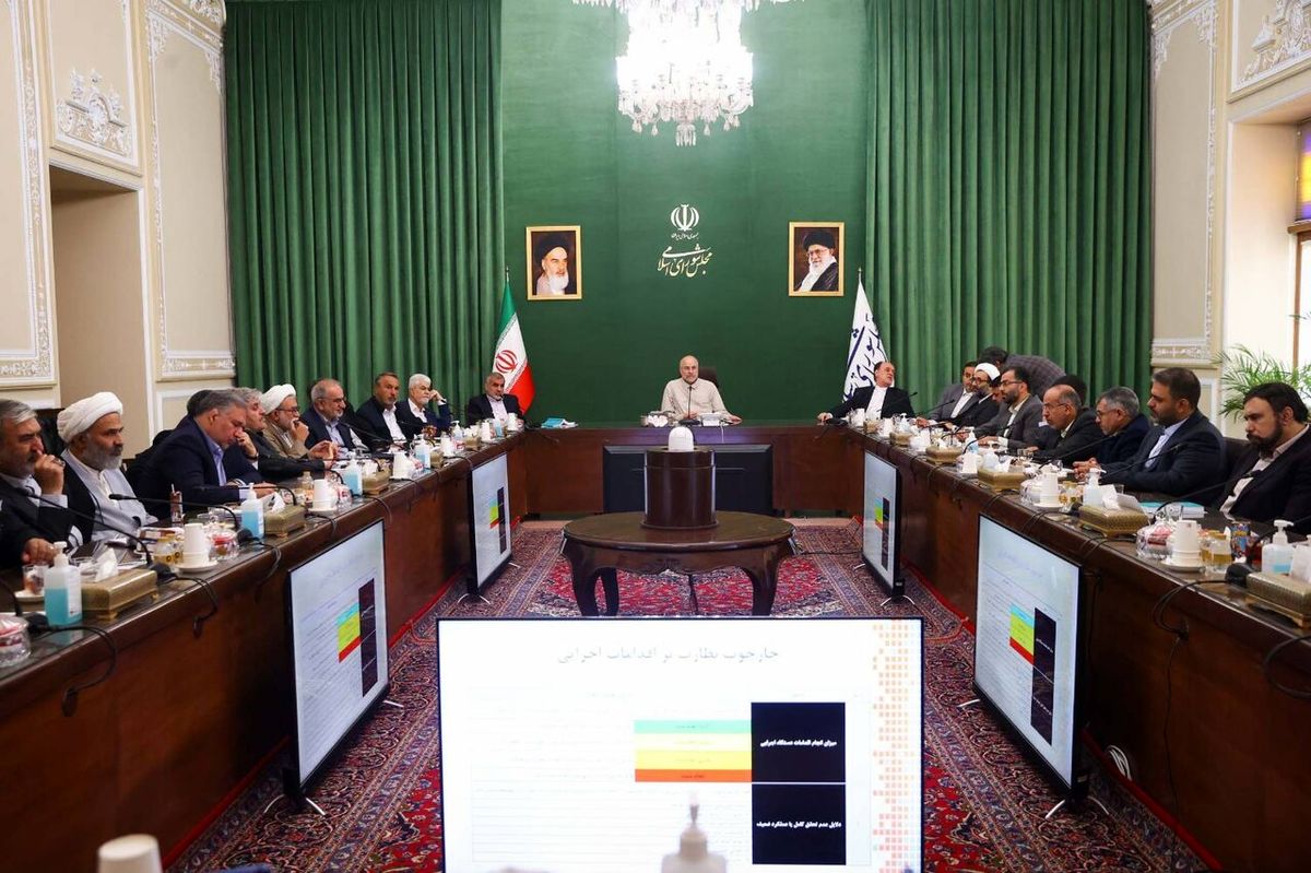 تولید خدمات از سوی دولت باعث افزایش فساد و تصرف در بیت‌المال می‌شود