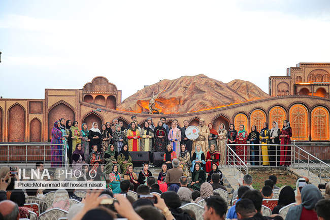 اختتامیه برنا مه های روز سنه در پارک روجیار با حضور مسئولین و مردم بر