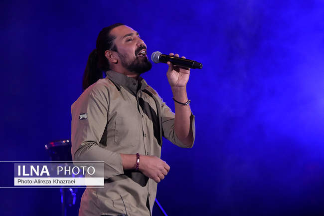 کنسرت امیر عباس گلاب در سی و پنجمین جشنواره بین المللی موسیقی فجر