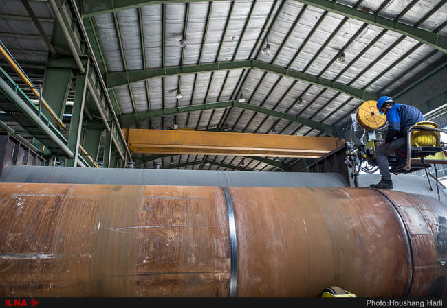 سایه های خمیده کارگران را دریابیم