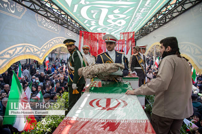 مراسم تشییع پیکر مطهر شهدای ناوشکن دنا / 2