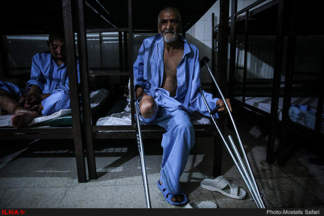 کارتن خواب‌ها در گرمخانه‌های شهرداری