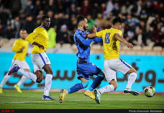 لیگ برتر فوتبال - دیدار استقلال تهران و نفت مسجد سلیمان